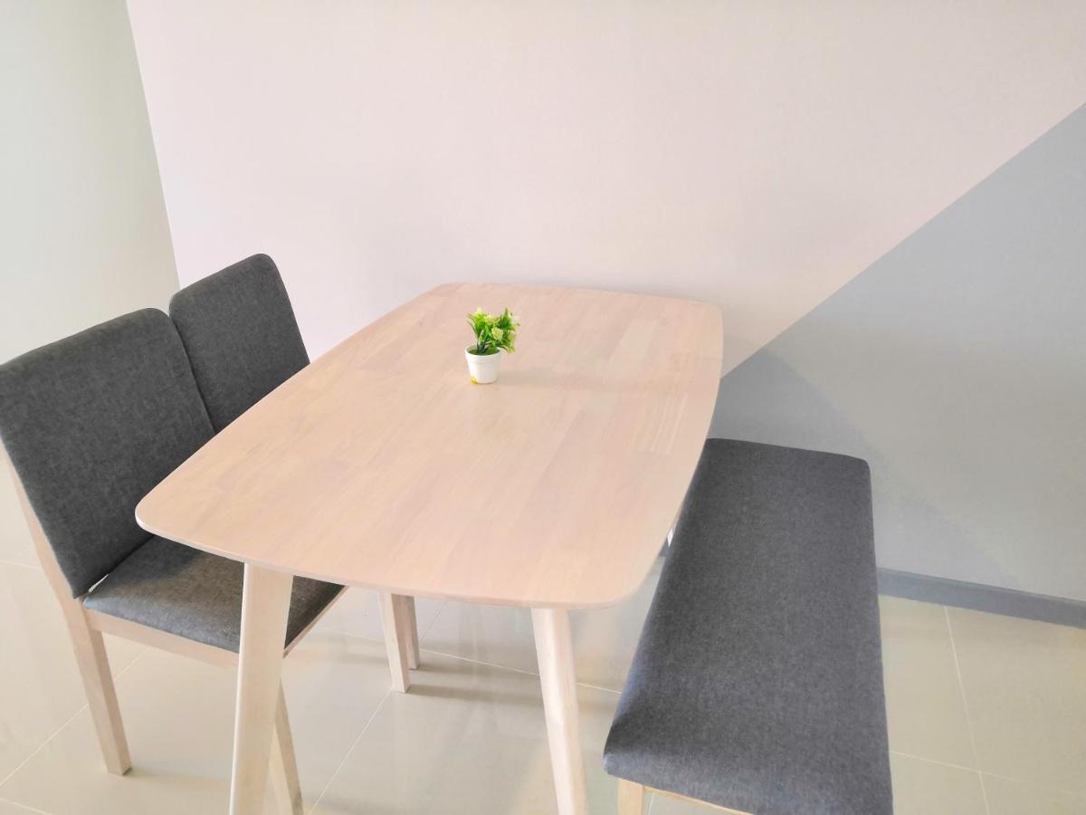 Kl View Near Desa Park Mont Kiara 8-9pax 中文房东 Pangsapuri Kuala Lumpur