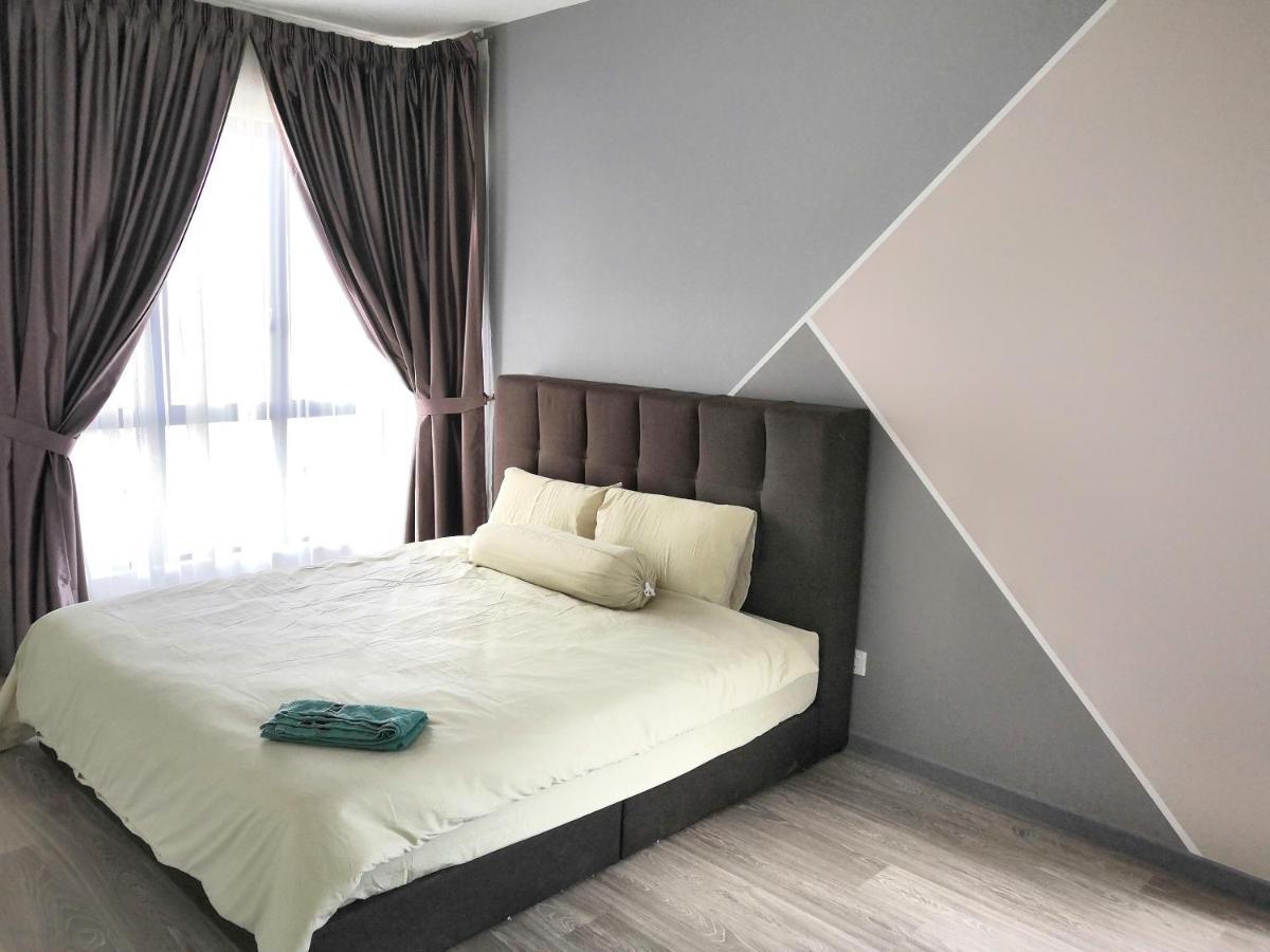 Pangsapuri Kl View Near Desa Park Mont Kiara 8-9pax 中文房东 Kuala Lumpur