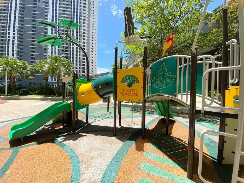 Kl View Near Desa Park Mont Kiara 8-9pax 中文房东 *