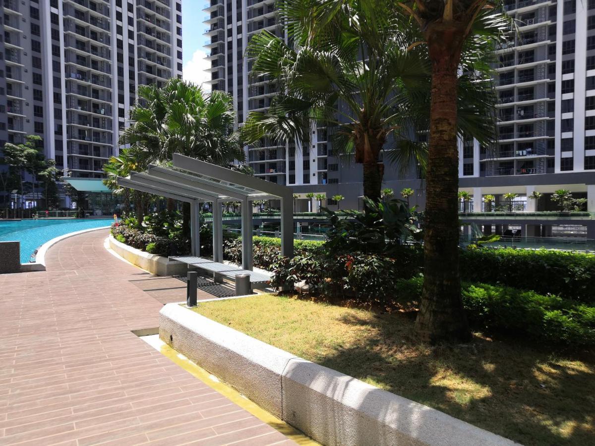 Apartment Kl View Near Desa Park Mont Kiara 8-9pax 中文房东