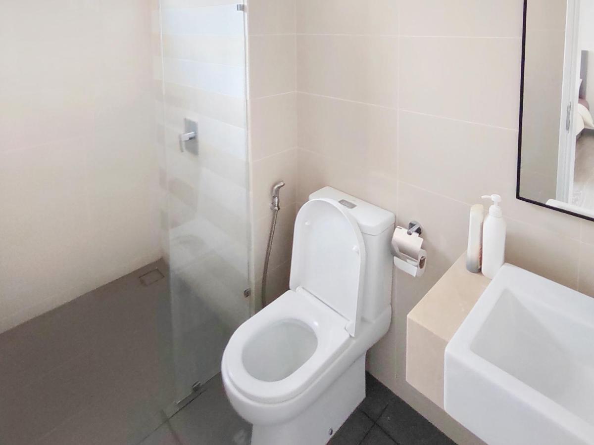 Apartment Kl View Near Desa Park Mont Kiara 8-9pax 中文房东